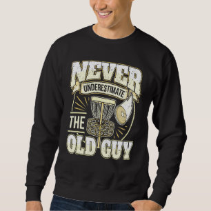 Mens Disk Golf Player Vater Opa nie unterschätzen Sweatshirt