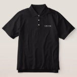 Mens Groom Classic Polo Shirt<br><div class="desc">Klassisches Shirt für den Groom in Schwarz mit weißen bestickten Buchstaben.</div>