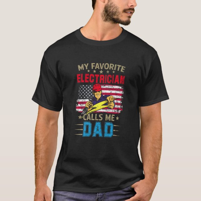Mens, mein Lieblings-Elektriker nennt mich Vater V T-Shirt (Vorderseite)