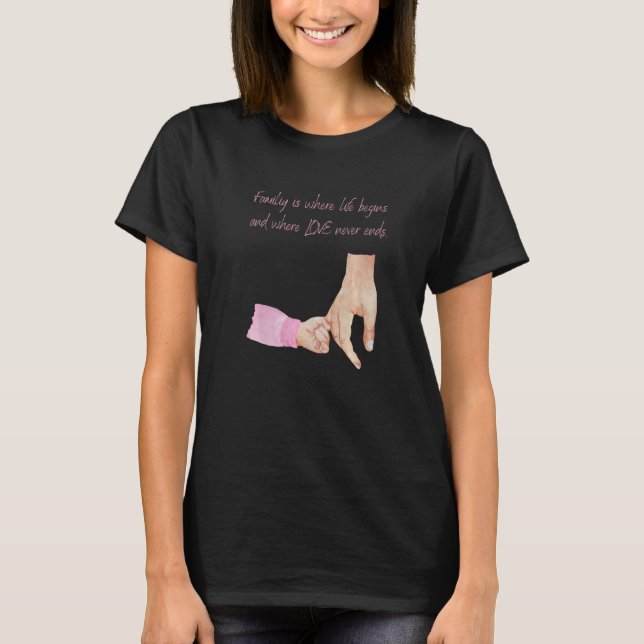 Mens neuer Vater und Tochter, die die Hände eines  T-Shirt (Vorderseite)