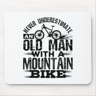 Mens Never Underestimate An Old Man With A Mountai Mousepad