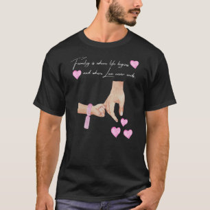 Mens New dad und Tochter mit Händen eines Babys T-Shirt