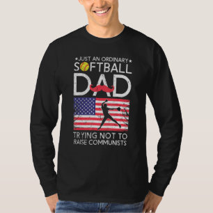 Mens nur ein gewöhnlicher Softball-Vater, der nich T-Shirt