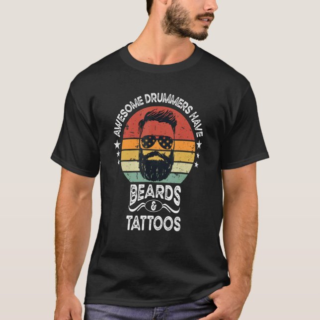 Mens Phantastische Drummer haben Bärte und Tattoos T-Shirt (Vorderseite)