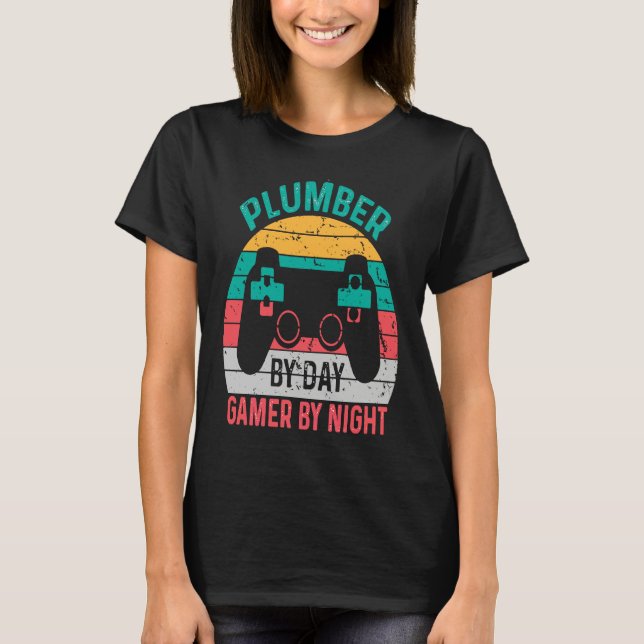 Men's  Plumber By Day Gamer By Night T-Shirt (Vorderseite)