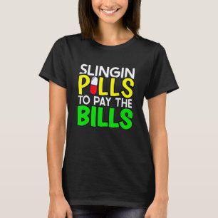 Mens Slingin Tabletten zur Bezahlung der Rechnunge T-Shirt