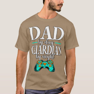 Mens Vater by Day Guardian by Night Play Videospie T-Shirt