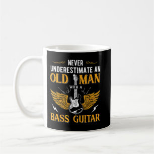 Mens Vater Shirt unterschätzt nie einen alten Mann Kaffeetasse
