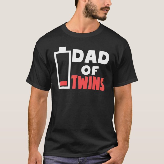Mens Vater von Zwillingen müde zwei Vater Low-Batt T-Shirt (Vorderseite)