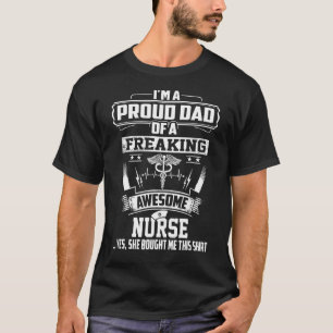 Mens Vathers Day ist ein stolzer Vater einer erfri T-Shirt