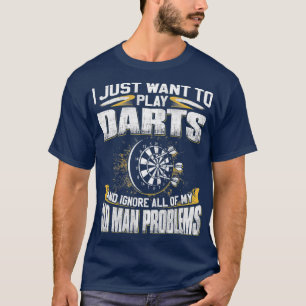 Mens Wollte einfach, Darts zu spielen und den alte T-Shirt