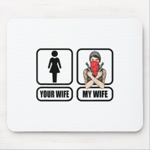 Mens your Ehefrau - Meine Ehefrau Tattoo _ Gewehre Mousepad