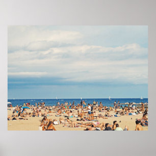 Menschen am braunen Sandstrand Poster