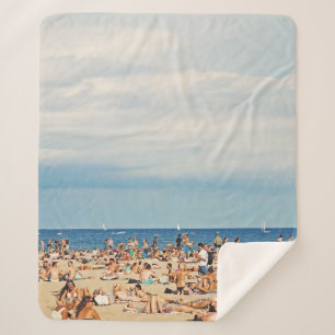 Menschen am braunen Sandstrand Sherpadecke