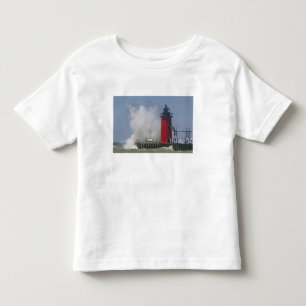 Menschen auf der Mole beobachten große brechende W Kleinkind T-shirt