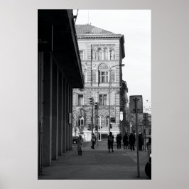 Menschen, die in der Stadt spazieren Poster