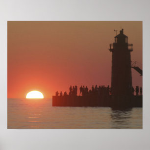 Menschen Leuchtturm Sonnenuntergang Silhouette im Poster