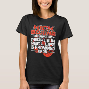 Menschen zu stürzen ist von Kämpfern erstarrt T-Shirt