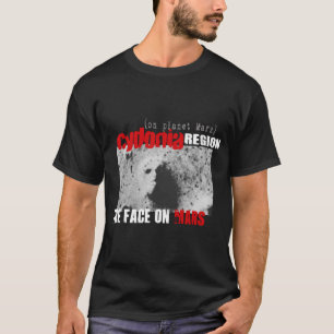 Menschliches Gesicht auf dem Planeten Mars T-Shirt