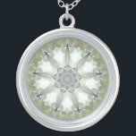 MENTAL BALANCE Mandala Necklace Versilberte Kette<br><div class="desc">Dieses Mandala wurde aus einem Bild von mexikanischem Calcite erstellt. Dieser Stein hat viele heilende Eigenschaften. Calcite kann Ihnen einen neuen Weg zeigen, eine Situation zu betrachten, und Sie von alten, veralteten Denkmustern abhalten, die neuen Ideen im Wege stehen könnten. Calcite gleicht auch dem Herz Chakra aus. Design von Sophia...</div>