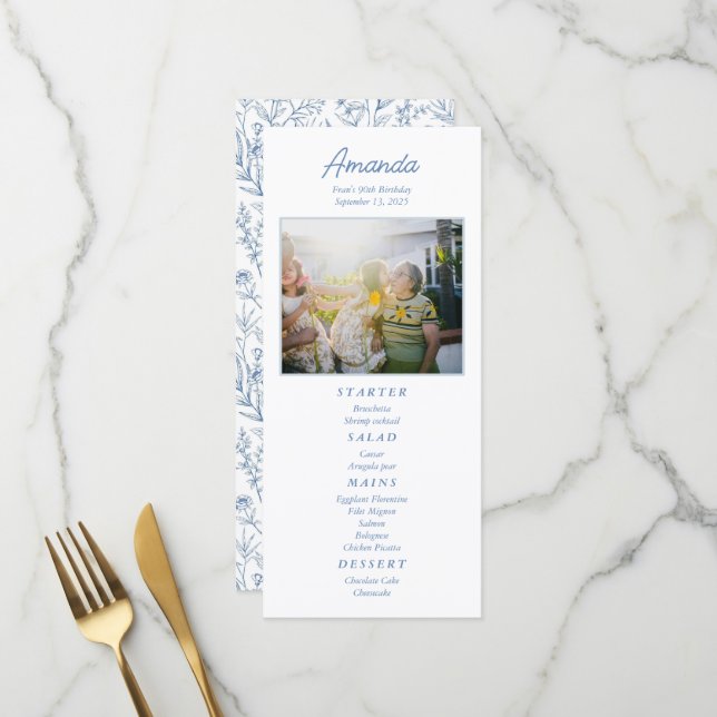 Menu d'anniversaire bleu floral élégant personnali (Devant/Arrière en situation)