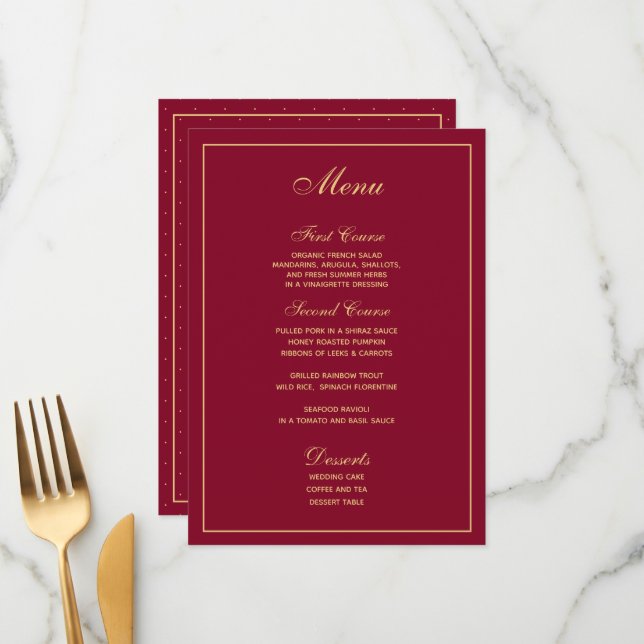 Menu Mariage élégant Burgundy Gold Script (Devant/Arrière en situation)