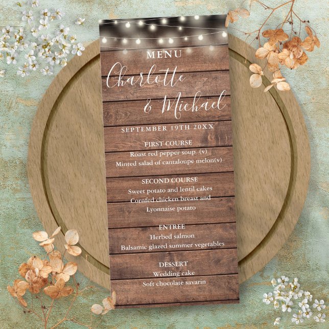 Menu Mariage en bois rustique (String Lights Rustic Wood Wedding Menu)