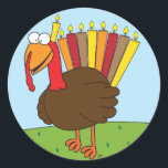 Menurkey-Stickers Runder Aufkleber<br><div class="desc">Diese Aufkleber verfügen über eine charmante, charismatische Menurkey (Kombination Menorah und Türkei), in der Feier des Chanukah-Erntedank Crossover-Urlaub in diesem Jahr.</div>