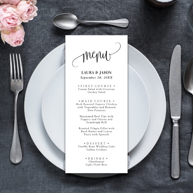 Menus de mariage rustiques avec calligraphie simpl (Simple calligraphy rustic wedding menus add romantic charm and guide guests through your meal.)