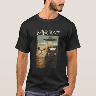 Meow Funny Cats UFO Vintag Cat Lovers Alien Space T-Shirt