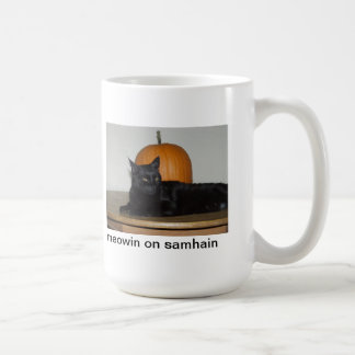 Meowin auf Samhain Kaffeetasse