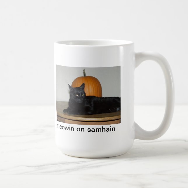 Meowin auf Samhain Kaffeetasse (Rechts)