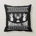 Meowzel Tov Chanukah Jüdische Katze Owner Hanukkah Kissen<br><div class="desc">Großes Meowzel Tov Hanukah Segen Geschenk für einen Bar Mitzvah Kat Liebhaber. Auch eine große Chanukah Kleidung zu feiern das Festival der Lichter. Funny Hanukah Pijama mit den beiden Katzen und die Menorah.</div>
