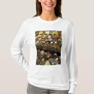 Mercat de Sant Josep, verschiedene Schokoladenbonb T-Shirt