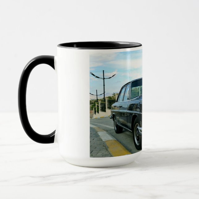 Mercedes-Benz ist eine deutsche Luxusautomarke Tasse (Links)