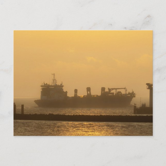 Merchant ship on the North Sea near Cuxhaven Postkarte (Vorderseite)