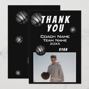 Merci photo de balle de basket moderne entraîneur