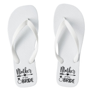 Mère des tongs de mariée