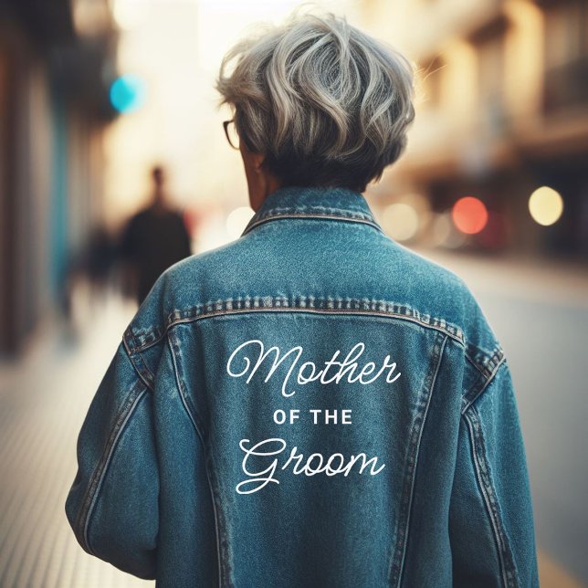Mère du marié cool (Old lady wearing a denim jacket with the message "mother of the groom")