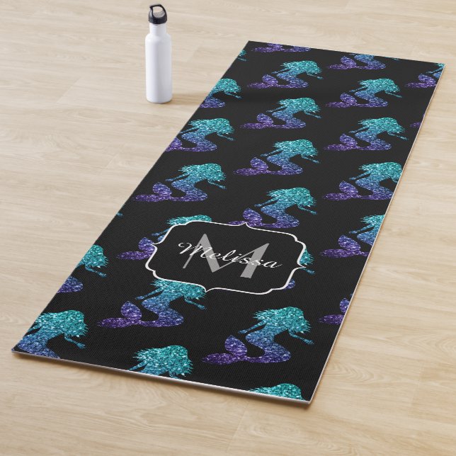 Mermaid aqua blue ombre Glitzern muster Monogram Yogamatte (Beispiel)
