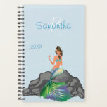 Mermaid Planner Trendy Yeo Organiser Monogram<br><div class="desc">Dieses Design wurde mithilfe von digitaler Kunst erstellt und kann in dem Bereich personalisiert sein, der zur Verfügung gestellt wird, oder indem Sie den Klick wählen, um weitere Optionen anzupassen und den Namen, die Initialen oder die Wörter zu ändern. Sie können auch die Textfarbe und den Textstil ändern oder den...</div>