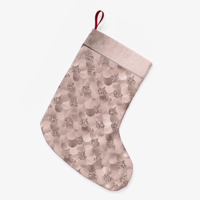 Mermaid Posh Scale | Dusty Terracotta Peach Sheen Kleiner Weihnachtsstrumpf (Vorderansicht (hängend))