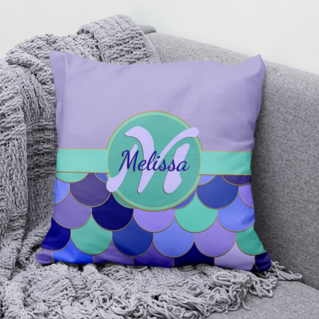 Mermaid Scales Lavender & Aqua Aquamarin Monogram  Kissen (Von Creator hochgeladen)