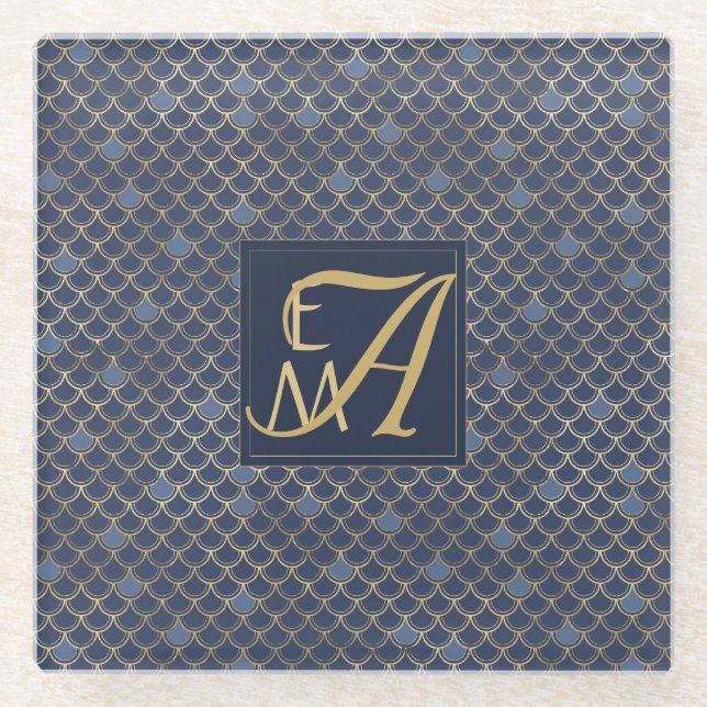 Mermaid Scales Monogram Navy Blue Gold Wohngestalt Glasuntersetzer (Vorderseite)