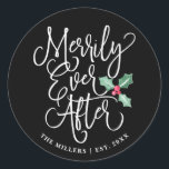 Merrily immer nach Hochzeit | Schwarz Runder Aufkleber<br><div class="desc">Feierliche,  weiße Schrift Typografie,  die "Merrily Ever After" und unsere handgemalte Aquarellkirche sagt. Ideal für das frisch verheiratete Paar,  um die Umschläge für seine Urlaubskarten,  nur verheiratete Ankündigungen,  Gefälligkeitstaschen,  etc. zu Siegel. Besuchen Sie den Shop,  um die Erholung der Sammlung zu sehen.</div>