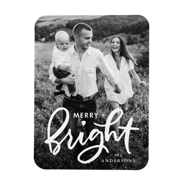 Merry and Bright Bold Script Holiday Foto Magnet (Vertikal)
