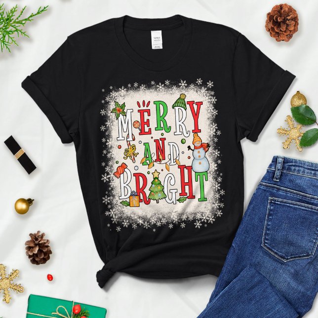 Merry and Bright, Christmas Tree & Light, Geschenk T-Shirt (Von Creator hochgeladen)