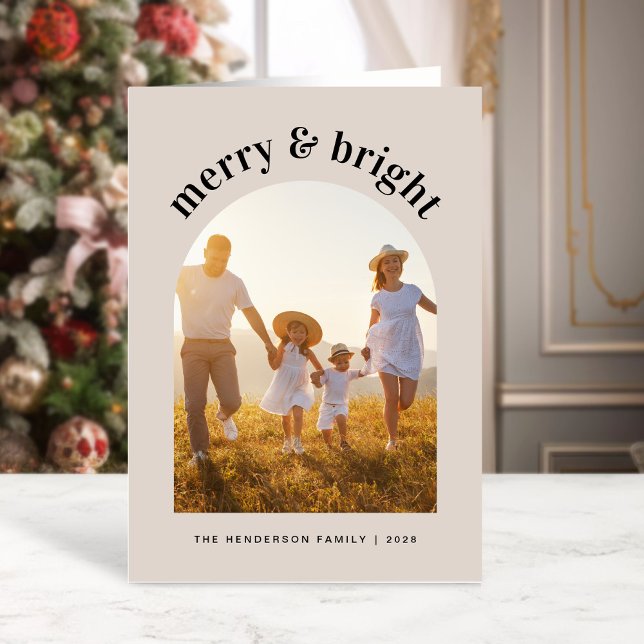 Merry Bright Christmas Arch Foto Feiertagskarte (This holiday season, let your family's smiles and heartwarming memories shine on our arch photo card)