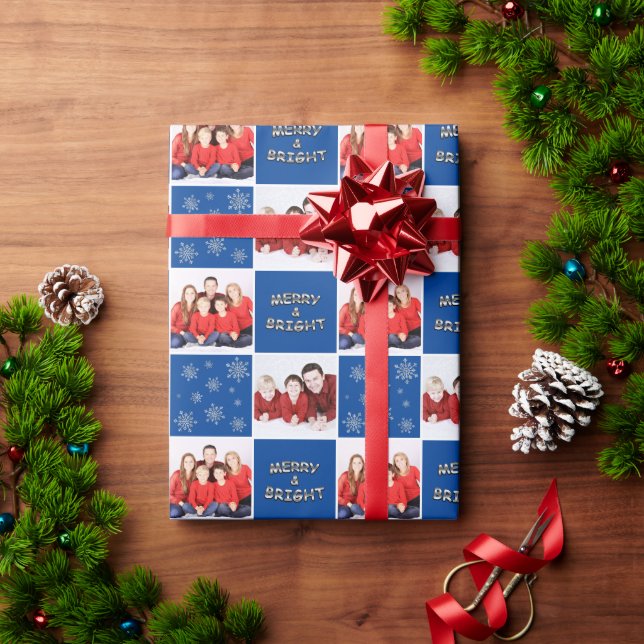 Merry & Bright Christmas Snowflake Foto Blue Geschenkpapier (Feiertagsgeschenk)