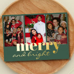 Merry Bright Drei Foto grün Folien Feiertagskarte<br><div class="desc">Fröhliche und helle Typografie Weihnachtsfamilien Fotos im weißen Hintergrund,  Sie können die Hintergrundfarbe in beiden Seiten und Schriftart Typ und Farbe der Rückseite ändern.</div>